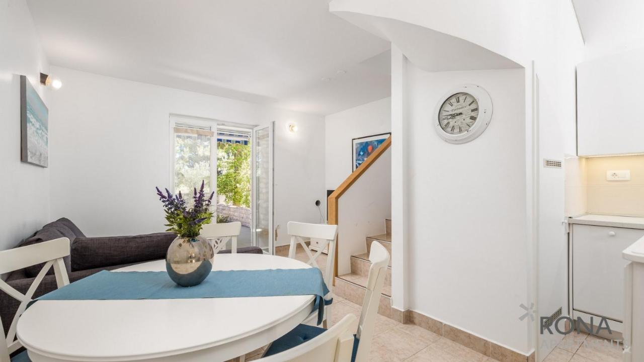 Rona Apartment Flower 1 And Flower 2 Novalja Bagian luar foto